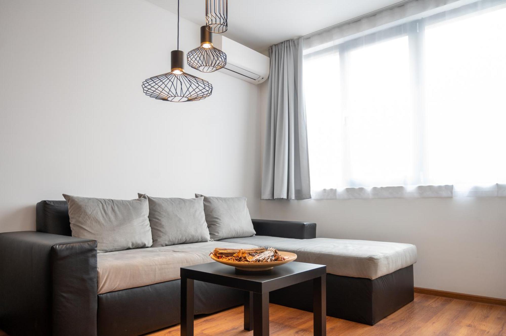 Sunny 1Bdr Apartment Near Center Sofia Extérieur photo